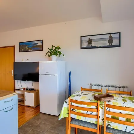 Guest house Sun&sea A4 Medulin